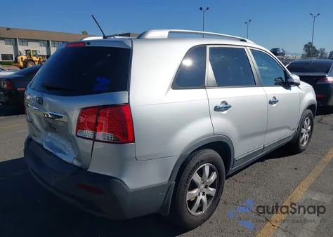 2013 Kia Sorento Lx z USA, uszkodzony, nr VIN 5XYKTCA69DG332667